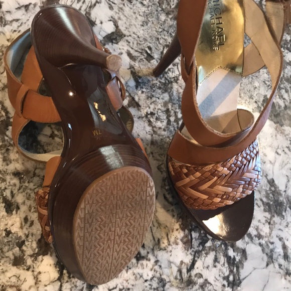 Michael Kors platform high heel - Picture 8 of 8